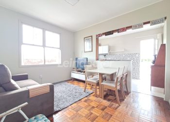 Apartamento para alugar com 97m², 3 dormitórios, 1 vaga no bairro Santa Cecilia em Porto Alegre
