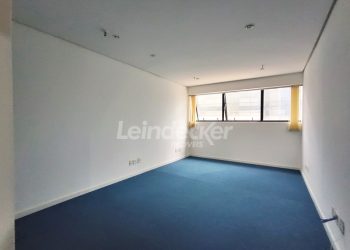 Sala para alugar com 25m², 1 vaga no bairro Três Figueiras em Porto Alegre