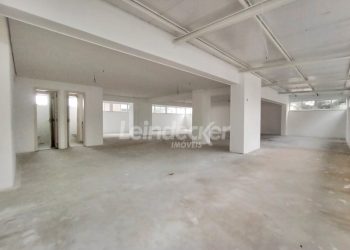 Conjunto para alugar com 190m², 3 vagas no bairro Auxiliadora em Porto Alegre