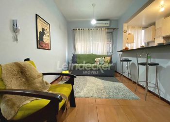 Apartamento para alugar com 54m², 1 dormitório, 1 vaga no bairro Cidade Baixa em Porto Alegre