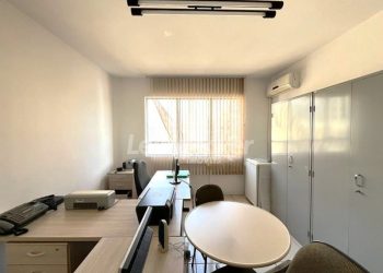 Sala para alugar com 22m² no bairro Passo d'Areia em Porto Alegre