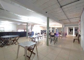 Casa Comercial para alugar com 413m², 3 vagas no bairro Nonoai em Porto Alegre