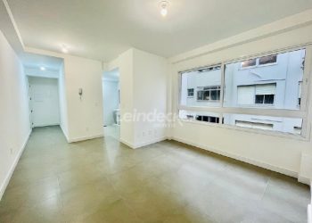 Apartamento para alugar com 68m², 2 dormitórios, 1 vaga no bairro Menino Deus em Porto Alegre