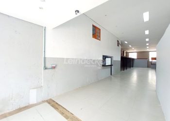 Depósito para alugar com 385m², 6 vagas no bairro São João em Porto Alegre