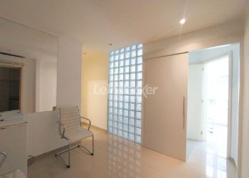 Sala para alugar com 54m², 1 vaga no bairro Moinhos de Vento em Porto Alegre