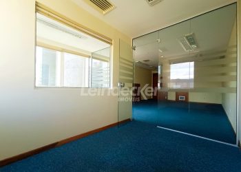 Sala para alugar com 57m², 1 vaga no bairro Centro em Porto Alegre