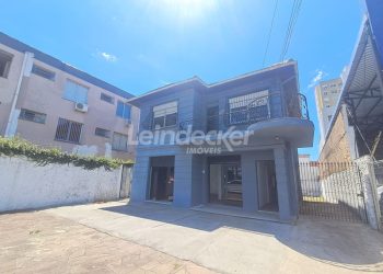 Casa Comercial para alugar com 240m², 5 vagas no bairro Glória em Porto Alegre