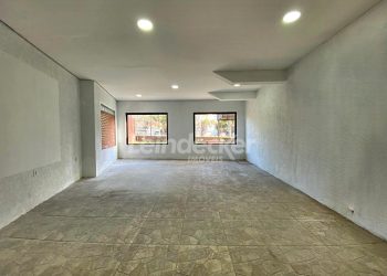 Loja para alugar com 55m², 1 vaga no bairro Menino Deus em Porto Alegre