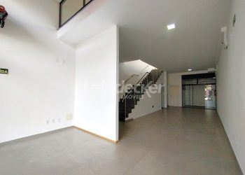 Loja para alugar com 115m², 2 vagas no bairro São Sebastião em Porto Alegre