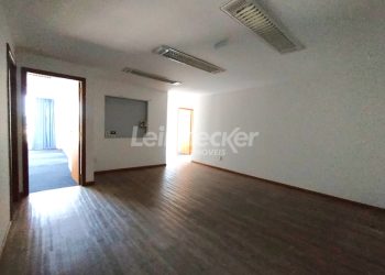 Conjunto para alugar com 209m², 2 vagas no bairro Petrópolis em Porto Alegre