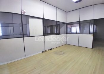 Andar para alugar com 250m², 4 vagas no bairro Navegantes em Porto Alegre