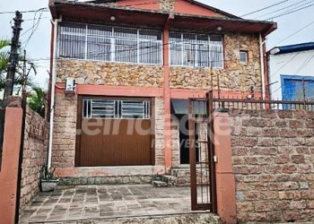 Depósito para alugar com 360m² no bairro Santa Maria Goretti em Porto Alegre