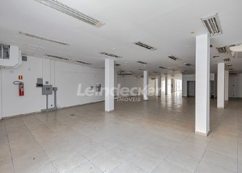 Loja para alugar com 746m² no bairro Floresta em Porto Alegre