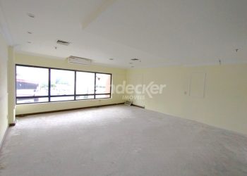 Sala para alugar com 96m², 2 vagas no bairro Centro em Porto Alegre