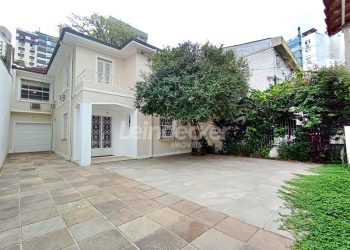 Casa Comercial para alugar com 250m², 5 dormitórios, 4 vagas no bairro Rio Branco em Porto Alegre