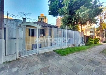 Casa Comercial para alugar com 260m², 5 dormitórios no bairro Petrópolis em Porto Alegre