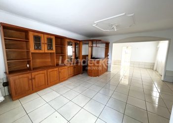 Casa para alugar com 100m², 3 dormitórios, 4 vagas no bairro Hipica em Porto Alegre