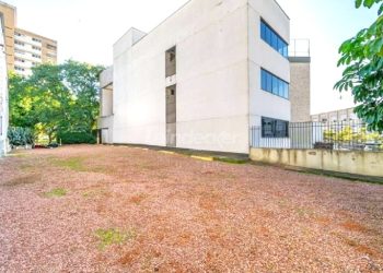 Terreno para alugar com 300m² no bairro Petrópolis em Porto Alegre