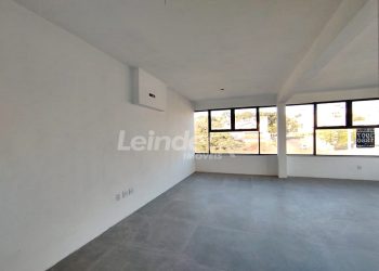 Sala para alugar com 53m² no bairro Chácara das Pedras em Porto Alegre