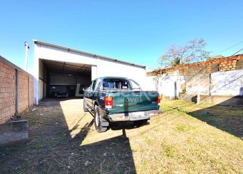 Depósito para alugar com 200m², 2 vagas no bairro Jardim Itu em Porto Alegre