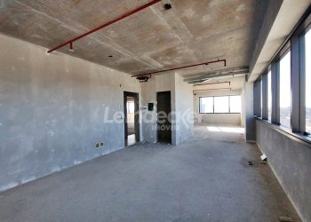 Sala para alugar com 31m², 1 vaga no bairro Floresta em Porto Alegre