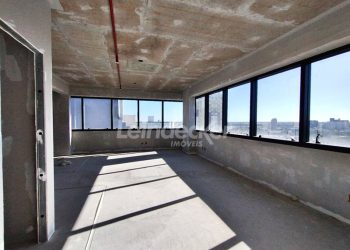 Sala para alugar com 47m², 1 vaga no bairro Floresta em Porto Alegre