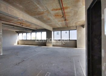 Sala para alugar com 32m², 1 vaga no bairro Floresta em Porto Alegre