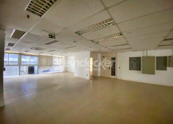 Sala para alugar com 797m² no bairro Centro em Porto Alegre