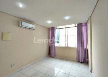 Sala para alugar com 48m² no bairro Centro em Porto Alegre
