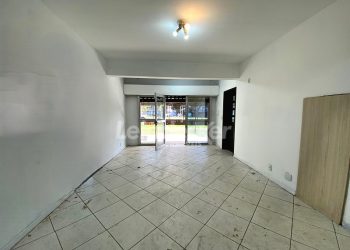 Loja para alugar com 51m², 1 vaga no bairro Menino Deus em Porto Alegre