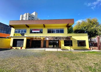 Sala para alugar com 55m², 1 vaga no bairro Menino Deus em Porto Alegre