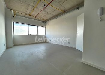 Sala para alugar com 28m² no bairro Teresópolis em Porto Alegre