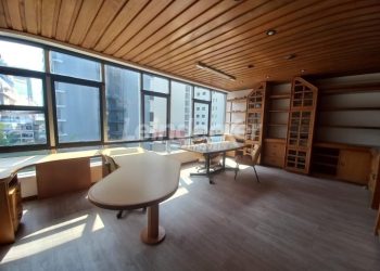 Sala para alugar com 73m² no bairro Auxiliadora em Porto Alegre
