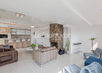 Cobertura para alugar com 188m², 2 dormitórios, 1 vaga no bairro Boa Vista em Porto Alegre