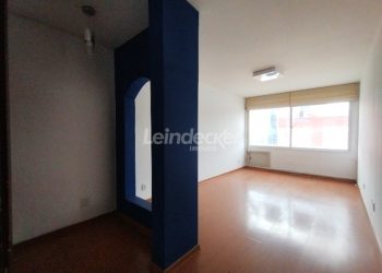 Apartamento para alugar com 84m², 2 dormitórios no bairro Medianeira em Porto Alegre