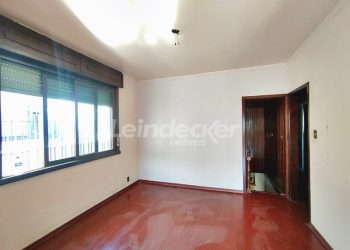 Casa para alugar com 249m², 4 dormitórios, 2 vagas no bairro Chácara das Pedras em Porto Alegre