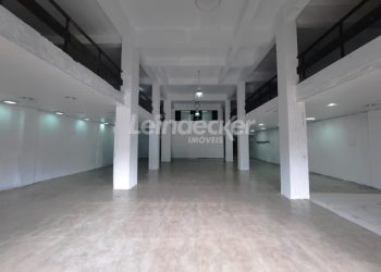 Loja para alugar com 250m² no bairro Floresta em Porto Alegre