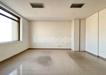 Sala para alugar com 45m², 1 vaga no bairro Floresta em Porto Alegre