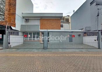 Casa Comercial para alugar com 240m², 8 dormitórios, 4 vagas no bairro Menino Deus em Porto Alegre