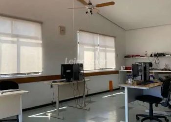 Conjunto para alugar com 112m² no bairro Azenha em Porto Alegre