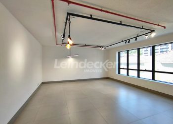Sala para alugar com 48m², 1 vaga no bairro Floresta em Porto Alegre