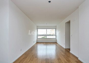 Apartamento para alugar com 90m², 3 dormitórios, 2 vagas no bairro Vila Ipiranga em Porto Alegre