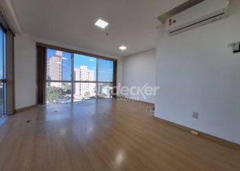 Sala para alugar com 45m², 1 vaga no bairro São João em Porto Alegre