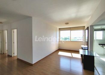 Apartamento para alugar com 73m², 3 dormitórios, 2 vagas no bairro São João em Porto Alegre
