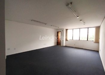 Sala para alugar com 45m² no bairro Floresta em Porto Alegre