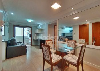 Apartamento para alugar com 60m², 2 dormitórios, 1 vaga no bairro Cristal em Porto Alegre