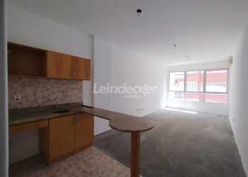 Apartamento para alugar com 33m², 1 dormitório no bairro Centro em Porto Alegre