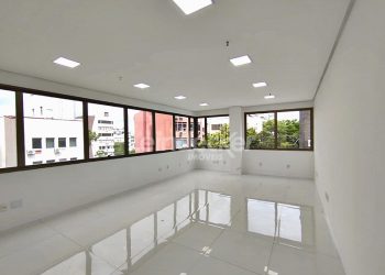 Sala para alugar com 42m², 1 vaga no bairro Petrópolis em Porto Alegre