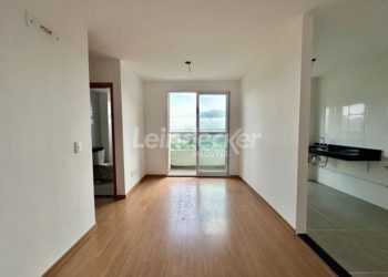 Apartamento para alugar com 53m², 2 dormitórios, 2 vagas no bairro Jardim Carvalho em Porto Alegre