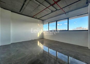 Sala para alugar com 26m² no bairro Jardim Lindóia em Porto Alegre